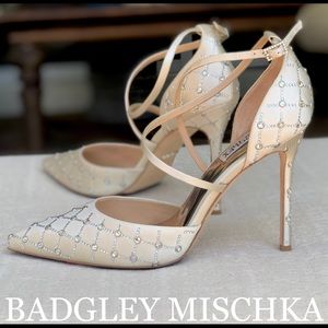 BADGLEY MISCHKA Satin heels in IVORY